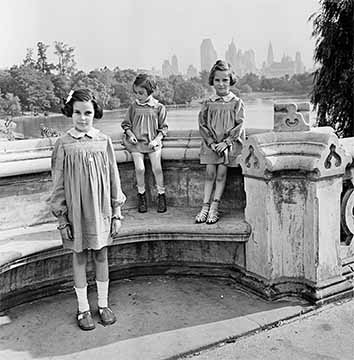 Photograph [2016.6.13]: [Sisters Marion, Renate, and Karen Gumprecht, refugees assisted by the National Refugee Service (NRS) and Hebrew Immigrant Aid Society (HIAS), shortly after their arrival in the United States, Central Park, New York] 1941, Vishniac